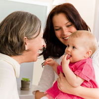 Paten begleiten und beraten Mütter mit ihrem Baby bis zum 3. Lebensjahr

[Foto (c) Fotolia CandyBox]